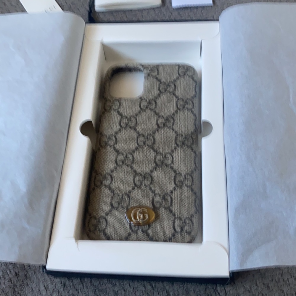 Gucci! Iphone 11 with tags